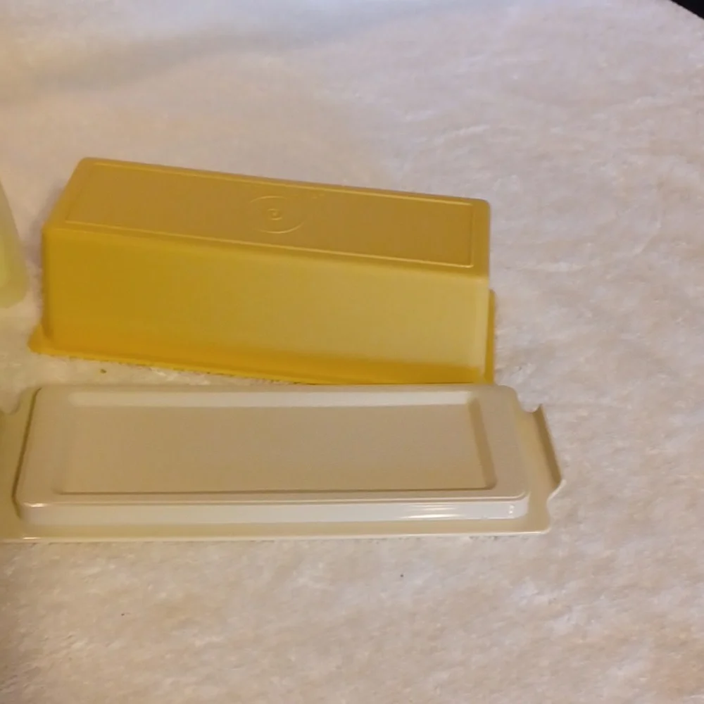 Tupperware vintage butter keeper small canister, green scoop